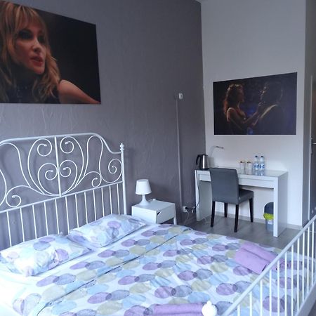 Mimosa Rooms Познан Екстериор снимка
