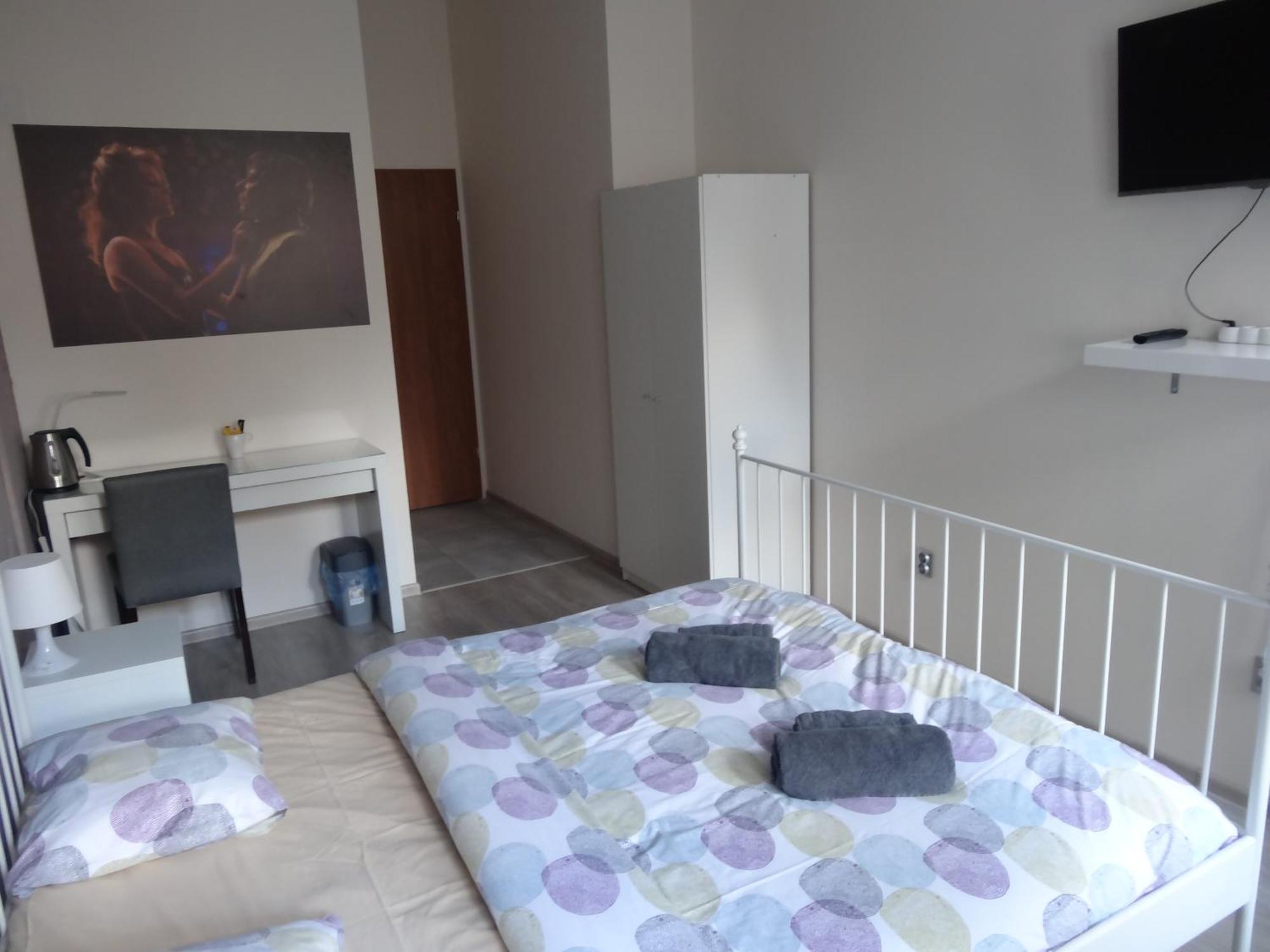 Mimosa Rooms Познан Екстериор снимка
